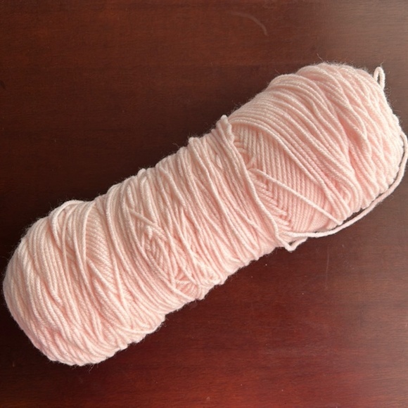 Light pink yarn (Left over) - Picture 1 of 4